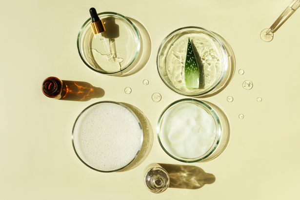 Say Goodbye to Dandruff: The Top Natural Solutions Revealed